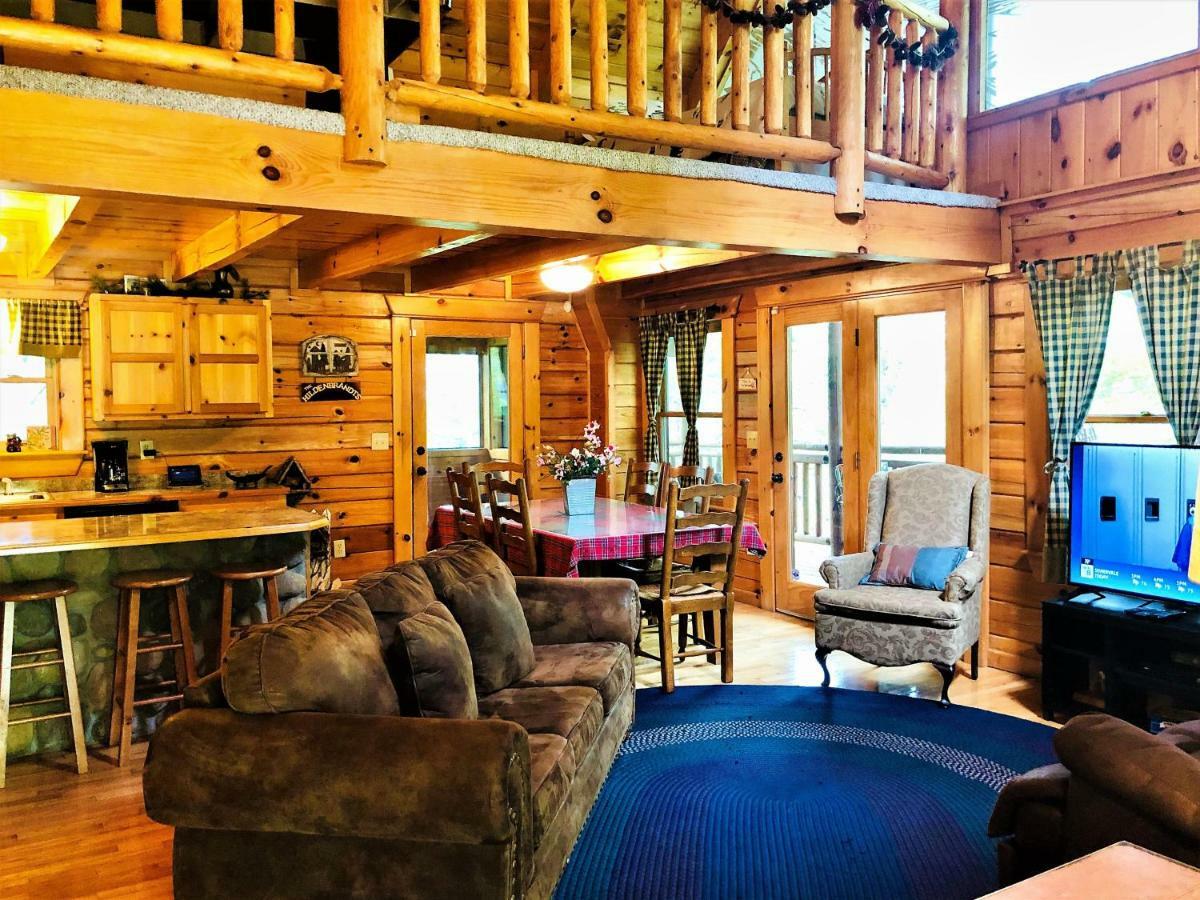 Bear Pleasures Cabin Villa แกตลิงเบิร์ก ภายนอก รูปภาพ