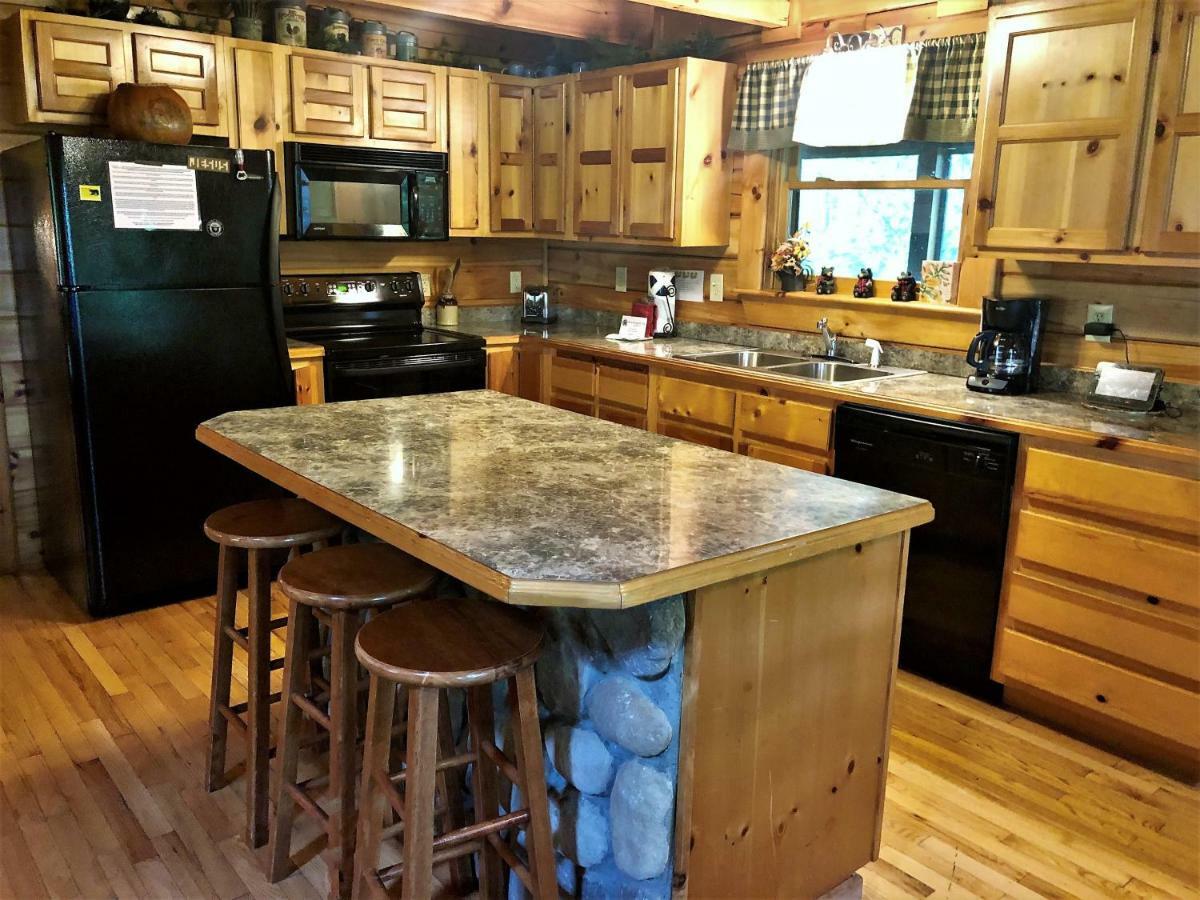 Bear Pleasures Cabin Villa แกตลิงเบิร์ก ภายนอก รูปภาพ